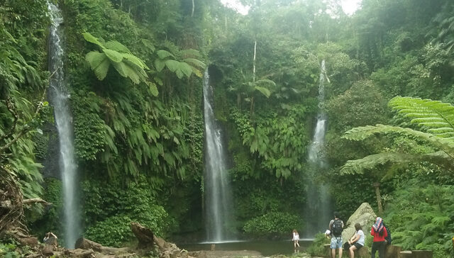 Benang Stokel and Kelambu Waterfall Tour