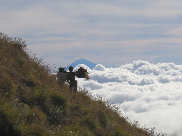 The porter of Mount Rinjani Trek