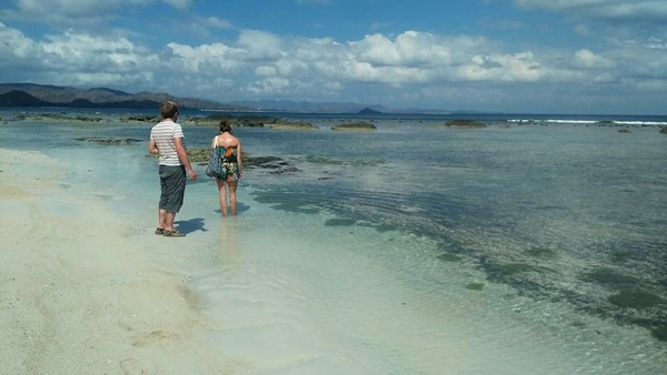 Gili Nanggu has white sand and colorful corals and fishes