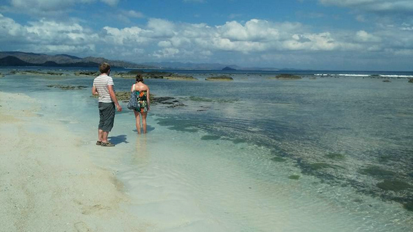 Gili Nanggu has white sand and colorful corals and fishes