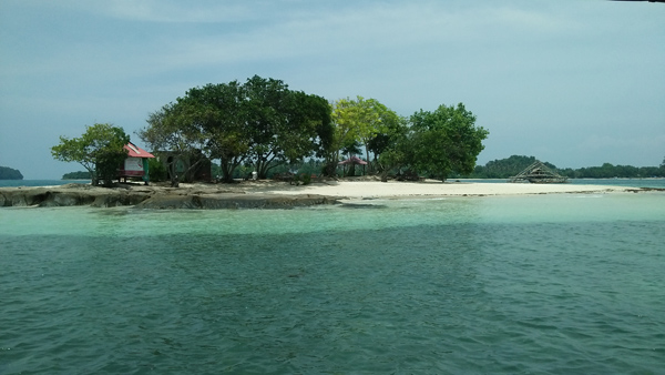 Gili Kedis is The most tiny island on Lombok island